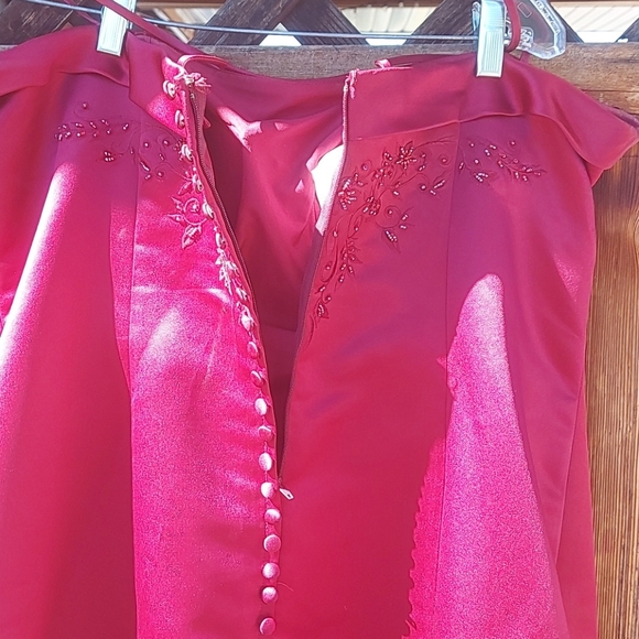 Graduation Gown - Picture 7 of 15